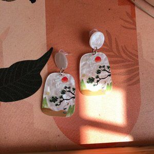 Crane & tree iridescent earrings NWT